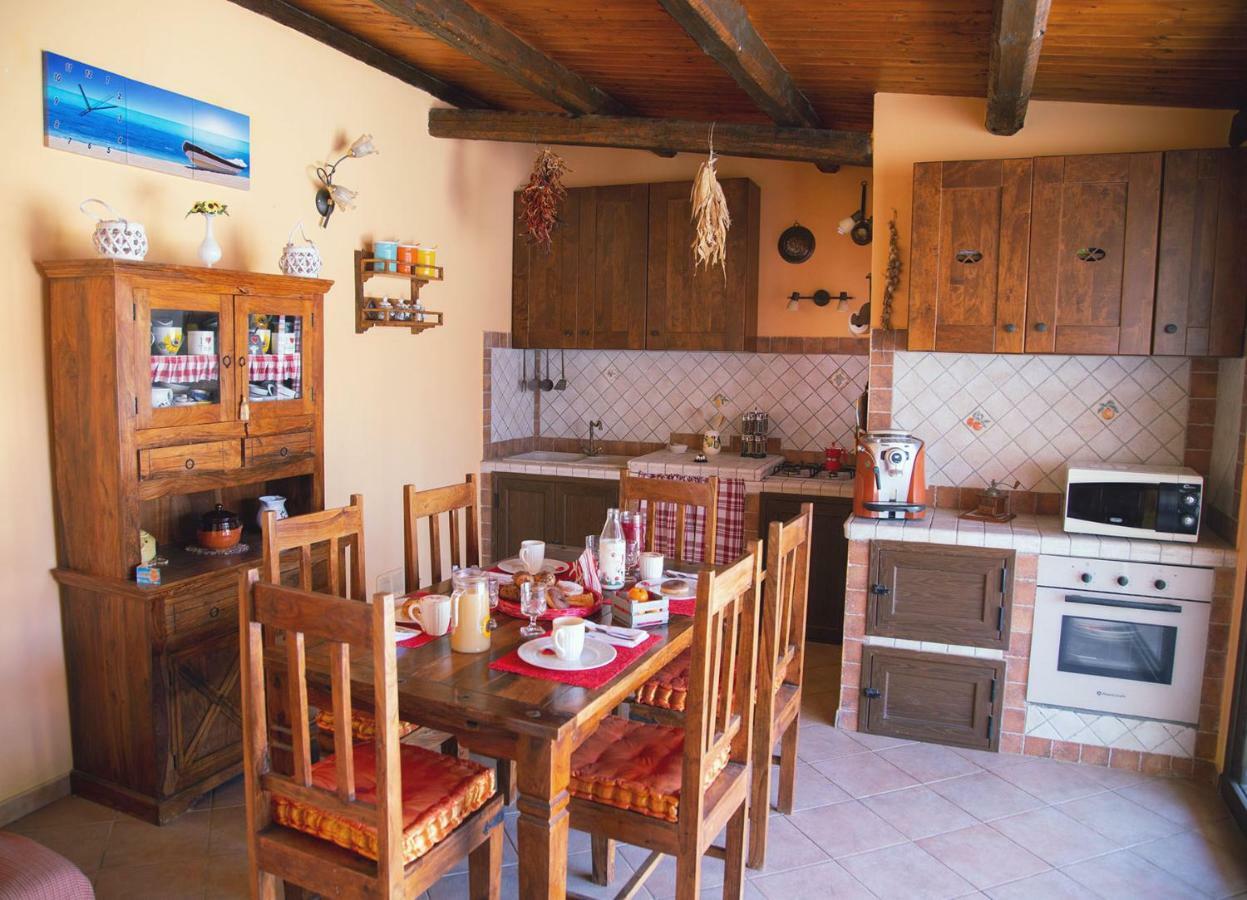 B&B Il Girasole Balestrate Eksteriør billede