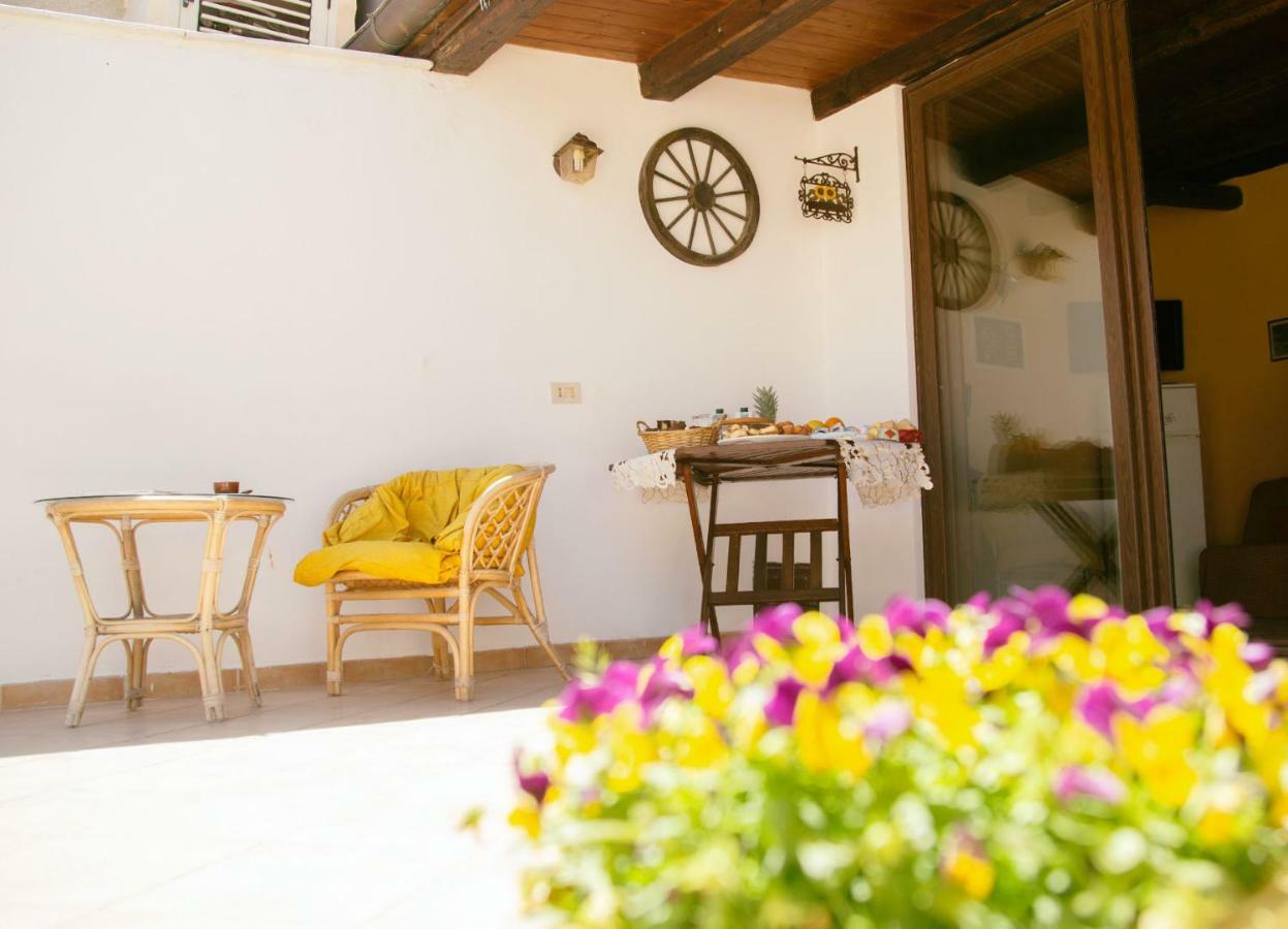 B&B Il Girasole Balestrate Eksteriør billede