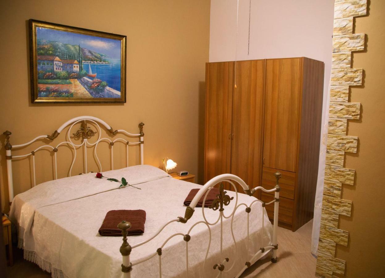 B&B Il Girasole Balestrate Eksteriør billede